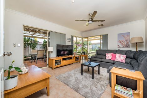 Property photo of 23 Ollera Meander Carramar WA 6031