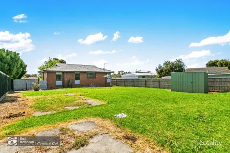 Property photo of 8 Churinga Drive Churchill VIC 3842