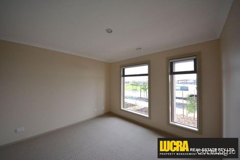 Property photo of 10 Heracles Lane Cranbourne West VIC 3977