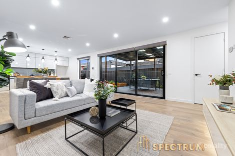 Property photo of 1/32 Springs Road Clarinda VIC 3169