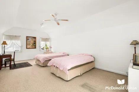 Property photo of 39 Houston Avenue Strathmore VIC 3041