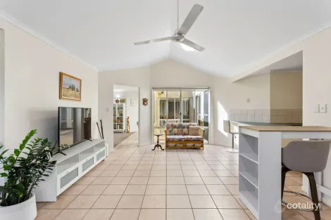 Property photo of 39 Sorbonne Close Sippy Downs QLD 4556