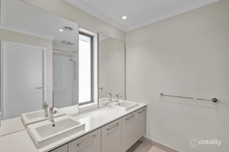 Property photo of 9 Moss Road Wollert VIC 3750
