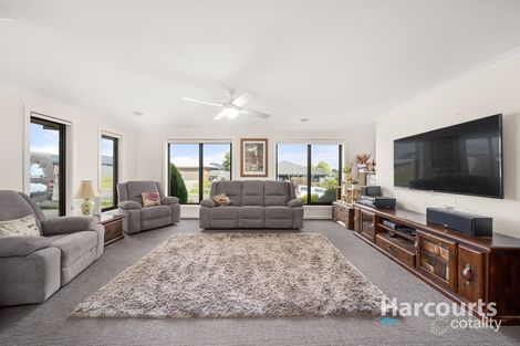 Property photo of 1 Thatch Court Warragul VIC 3820