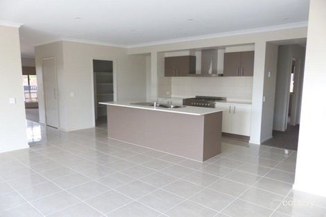 77 Pethajohn Pde, Grovedale, VIC 3216