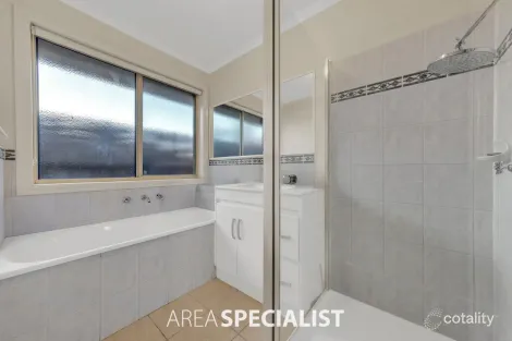 Property photo of 29 Park Boulevard Pakenham VIC 3810