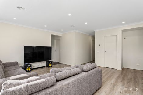 Property photo of 4 Rathdowne Road Werribee VIC 3030