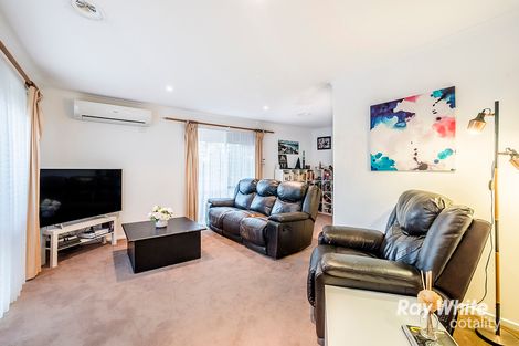 Property photo of 1 Walnut Court Cranbourne North VIC 3977