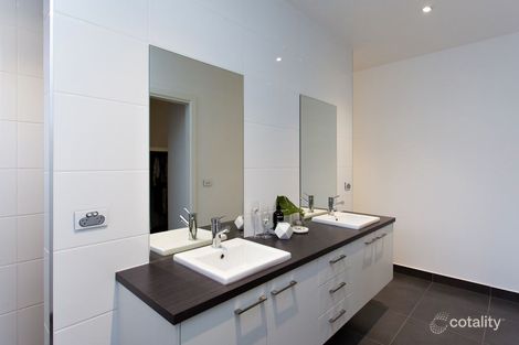 Property photo of 8 Rampling Way Nerrina VIC 3350