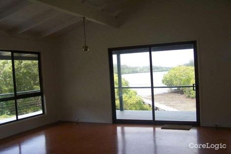 Property photo of 10 Cotton Tree Avenue Macleay Island QLD 4184