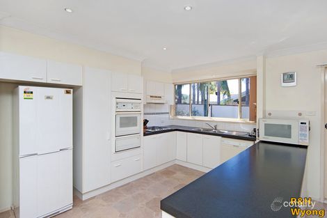 Property photo of 25 Bomaderry Crescent Glenning Valley NSW 2261