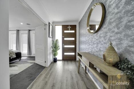 Property photo of 5 Journey Drive Fraser Rise VIC 3336