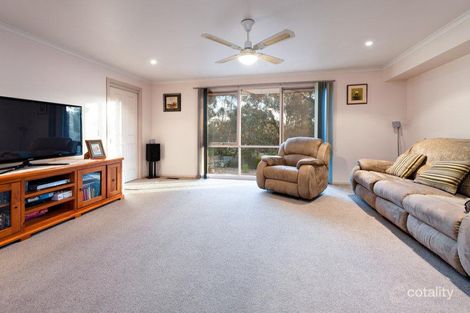 Property photo of 3 Maxine Drive St Helena VIC 3088