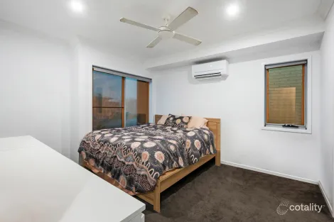 Property photo of 38 Dunstan Crescent Strathpine QLD 4500