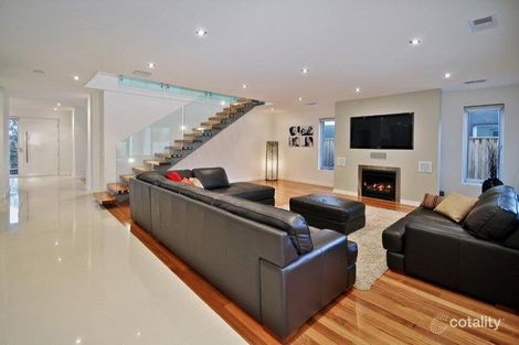 Property photo of 2 Pebble Court Keilor East VIC 3033