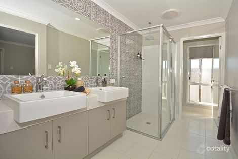 Property photo of 2 Samphire Street Eli Waters QLD 4655