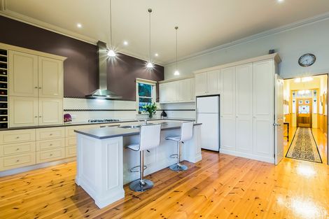 Property photo of 21 Lunan Avenue Drumcondra VIC 3215