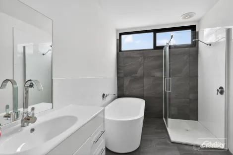 Property photo of 38 Sidney Parade Hindmarsh Island SA 5214