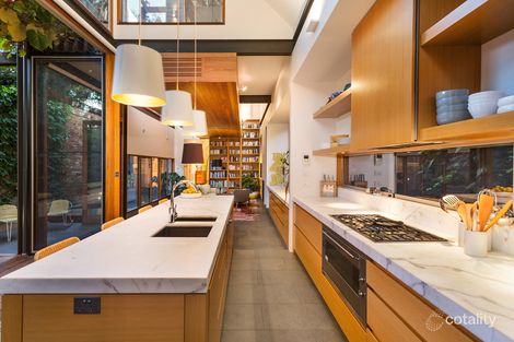 Property photo of 15 Fairbairn Road Toorak VIC 3142