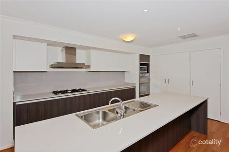 Property photo of 5 Chancery Way Taylors Hill VIC 3037