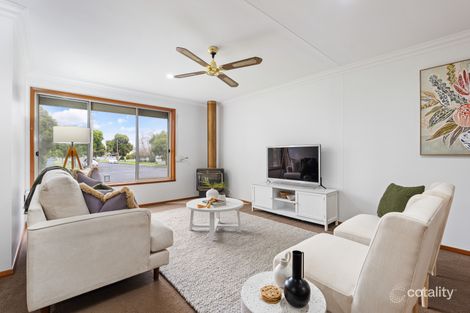 432 English Ave, Lavington, NSW 2641