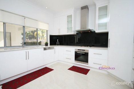 Property photo of 19 Silverbirch Place Bridgeman Downs QLD 4035
