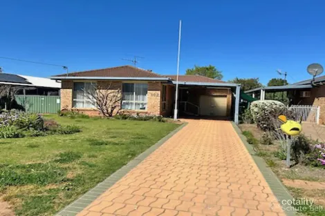 102 Wattle Cres, Narromine, NSW 2821