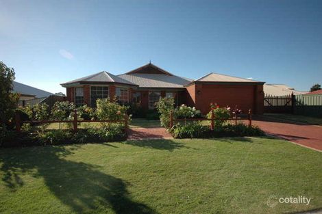 4 Glastonbury Way, Wattle Grove, WA 6107