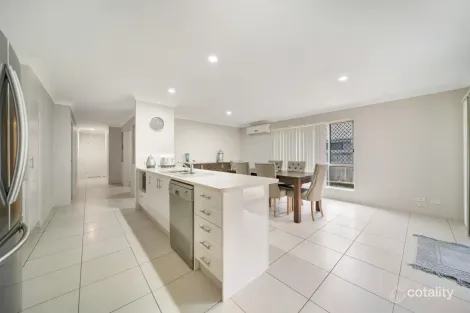 Property photo of 24 Bellinger Key Pacific Pines QLD 4211