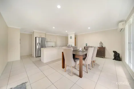 Property photo of 24 Bellinger Key Pacific Pines QLD 4211