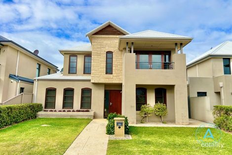 26 Leschenault Bvd, Lake Coogee, WA 6166