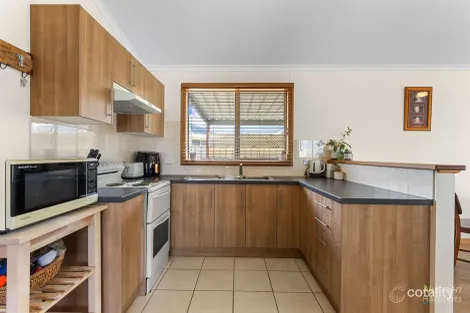 Property photo of 21 Cairns Crescent Riverton SA 5412