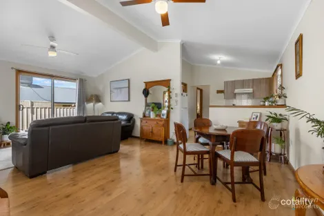 Property photo of 21 Cairns Crescent Riverton SA 5412