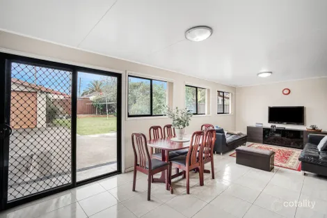 Property photo of 10 Pangari Crescent Dharruk NSW 2770