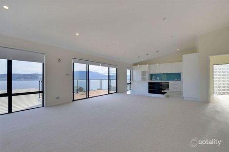 Property photo of 1/617 Oceana Drive Howrah TAS 7018