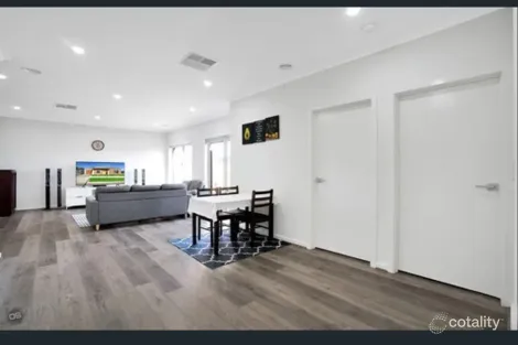 Property photo of 2 Eddy Crescent Tarneit VIC 3029