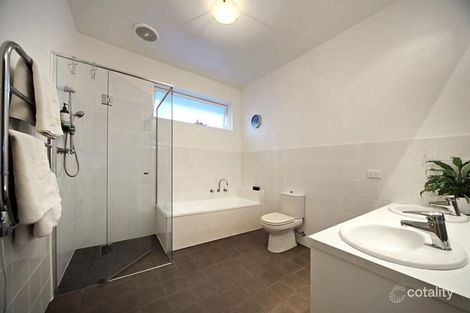 Property photo of 70 Hall Street Ormond VIC 3204