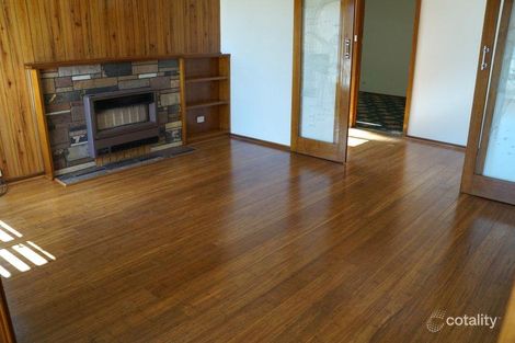 Property photo of 74 Mulhall Drive St Albans VIC 3021