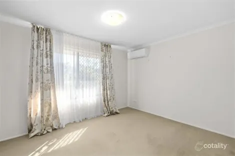 Property photo of 2/8 Parkridge Drive Molendinar QLD 4214