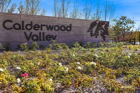 Property photo of 42 Farmgate Crescent Calderwood NSW 2527