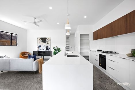 Property photo of 11 Windmill Place Belivah QLD 4207