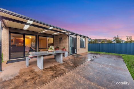 14 Stringy Bark Cct, Pakenham, VIC 3810