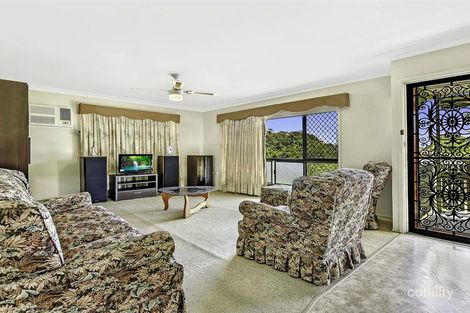 Property photo of 19 Algona Street Labrador QLD 4215