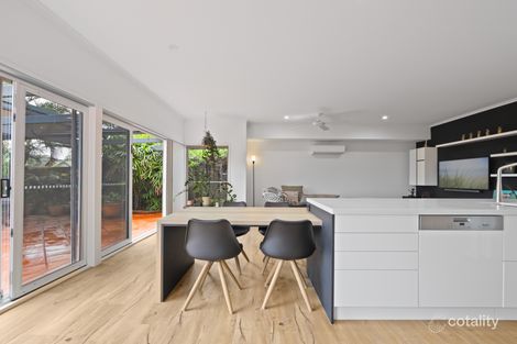 Property photo of 11 Muirfield Place Robina QLD 4226