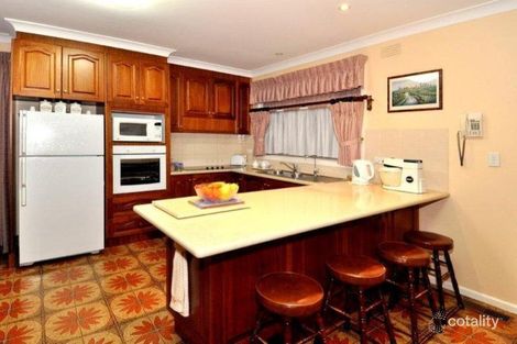 Property photo of 28 Douglas Avenue St Albans VIC 3021