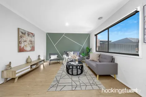 Property photo of 17 Olivetree Loop Craigieburn VIC 3064