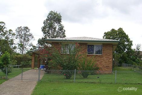 18 Helen St, Southside, QLD 4570