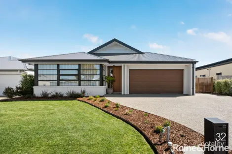 32 YELLOWGUM AVE, RIDDELLS CREEK, VIC 3431