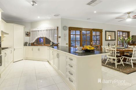 Property photo of 27 Ellinbank Crescent Mornington VIC 3931