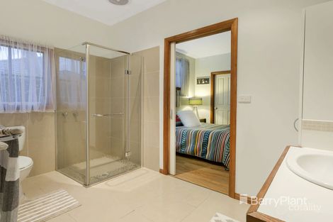 Property photo of 27 Ellinbank Crescent Mornington VIC 3931